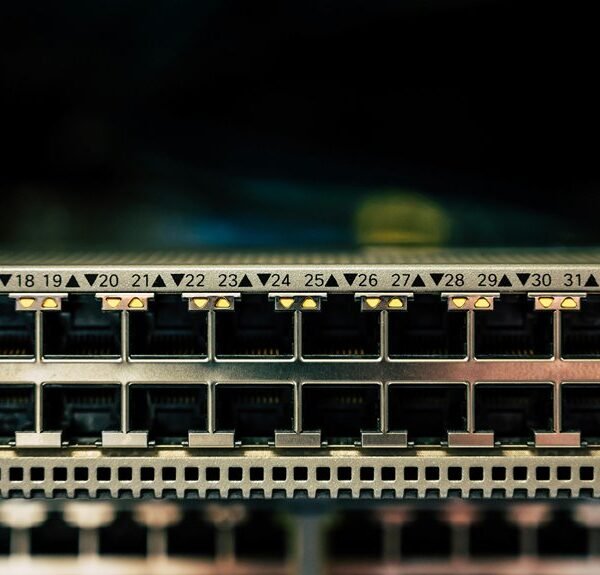 luminous arc network connection